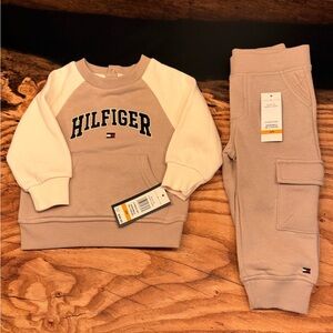 Tommy Hilfiger Baby 2 Piece Sweatshirt Jogger Set 12M NWT